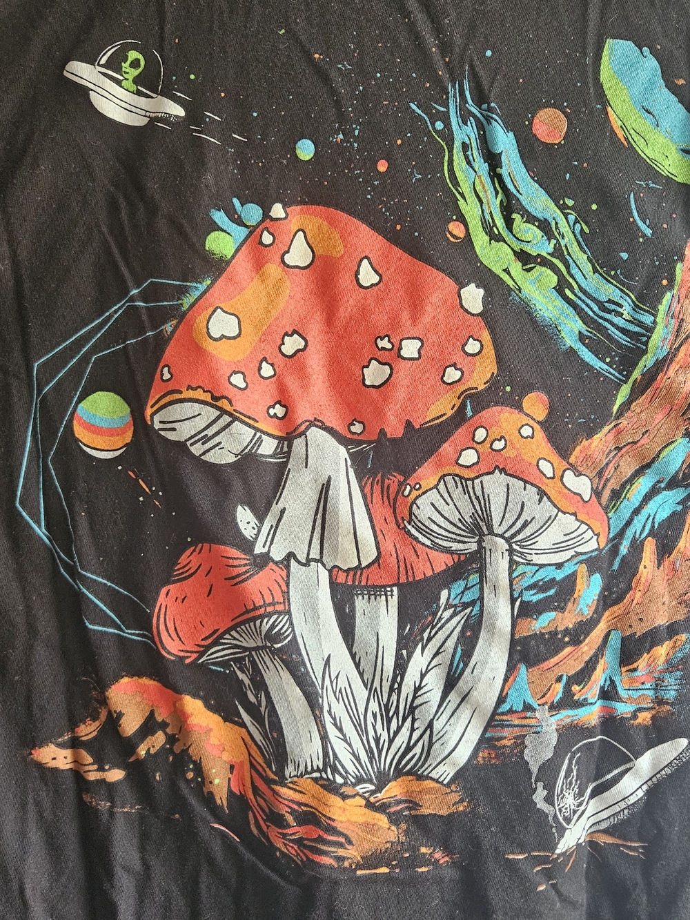 MIKEN MUSHROOM GRAPHIC TEE WOMEN'S XL